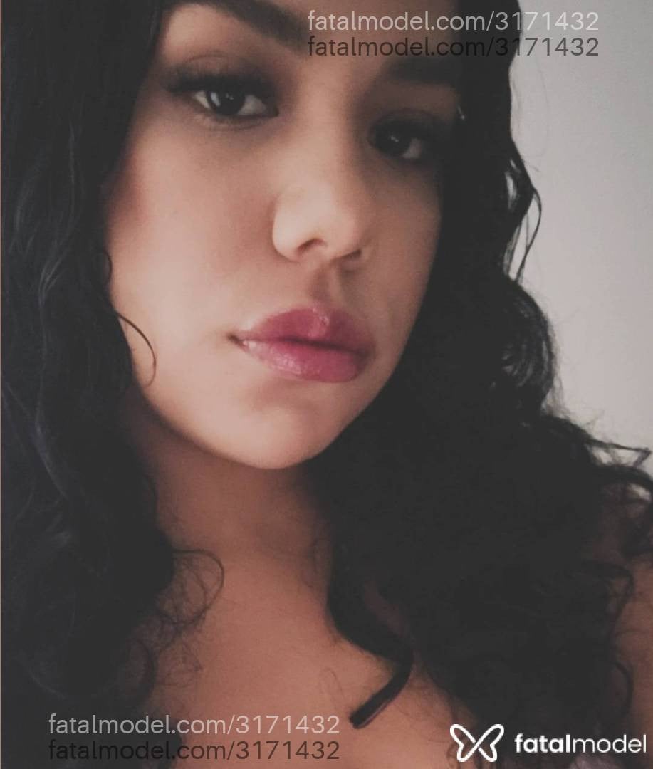Acompanhante mulher morena (o) de olhos castanhos em Araucária - Scarlaty Sophie