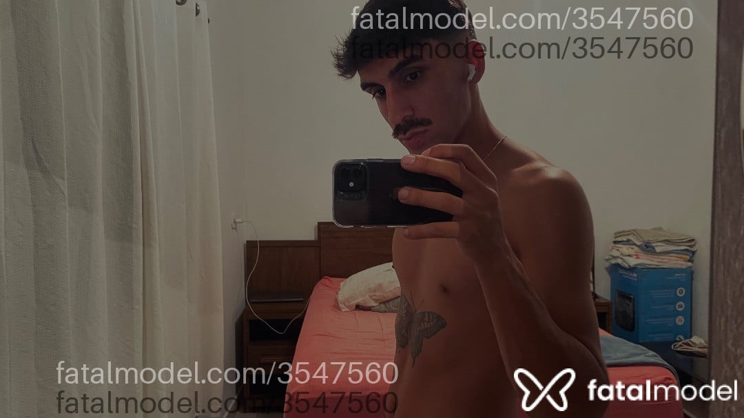 Acompanhante homem com cabelo castanho de olhos castanhos - Willian