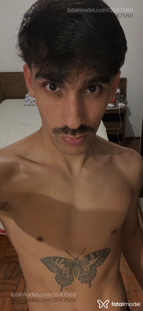 Acompanhante homem com cabelo castanho de olhos castanhos - Willian