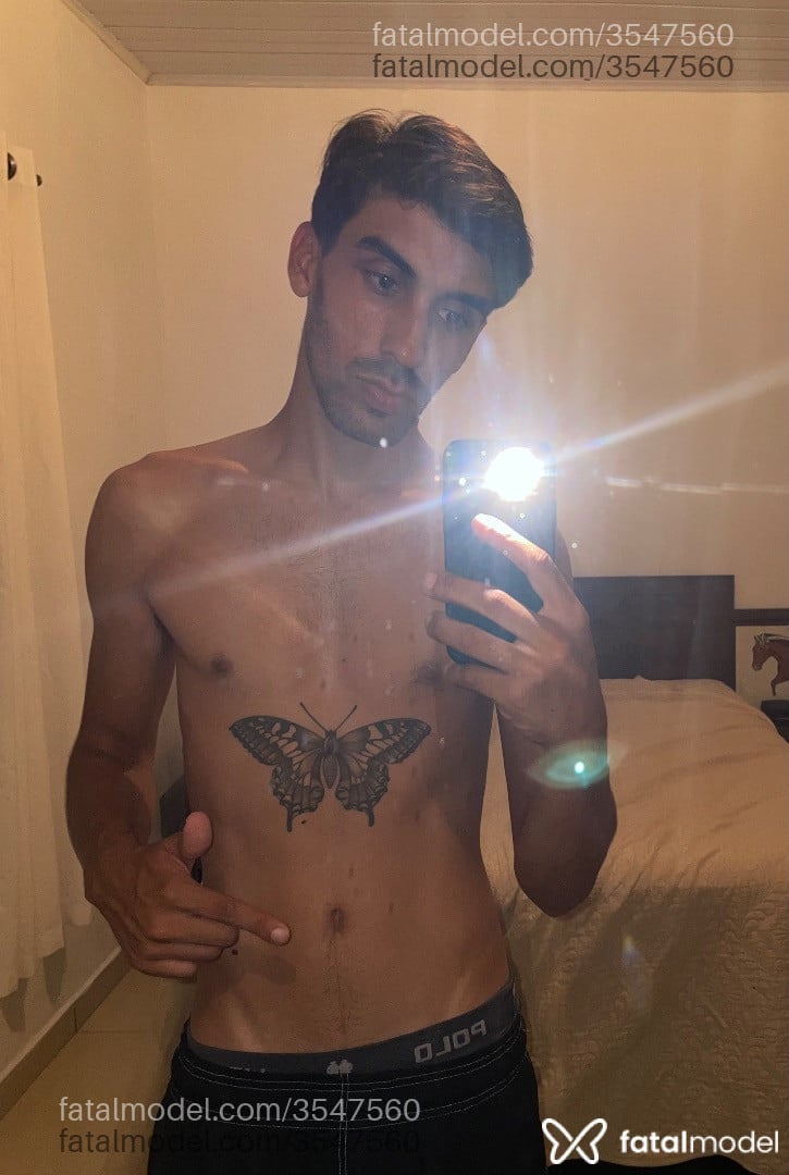 Acompanhante homem com cabelo castanho de olhos castanhos - Willian