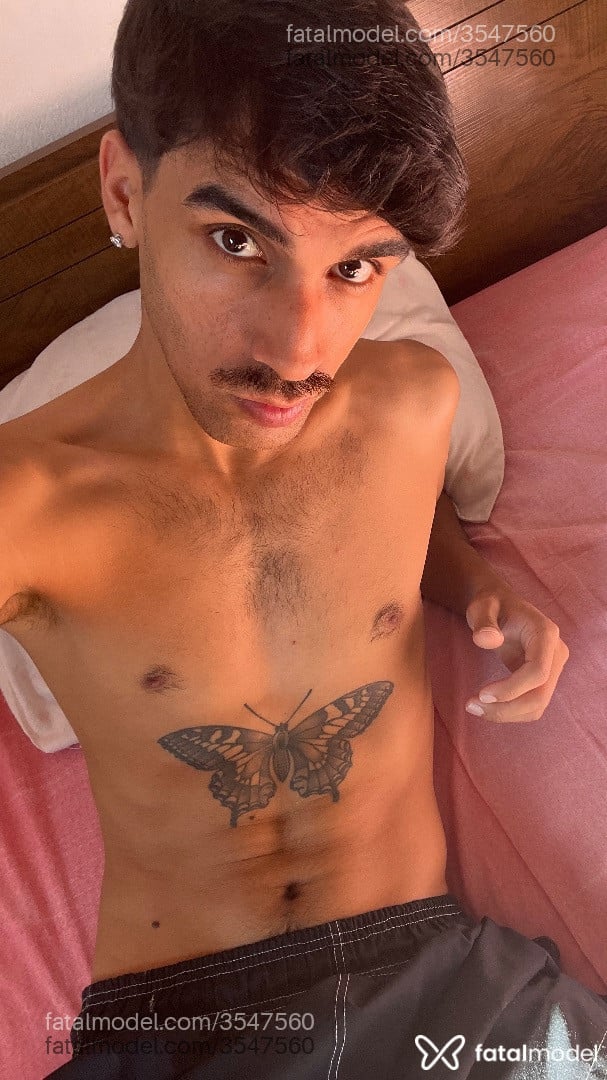 Acompanhante homem com cabelo castanho de olhos castanhos - Willian