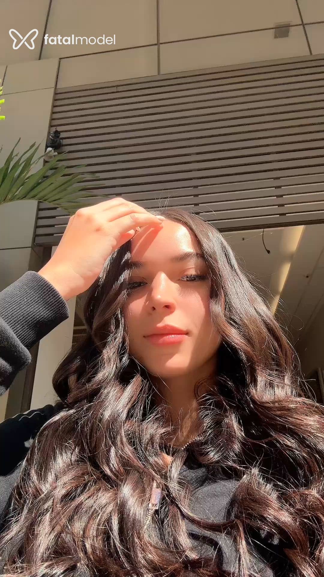 Acompanhante mulher morena (o) de olhos pretos - Melissa