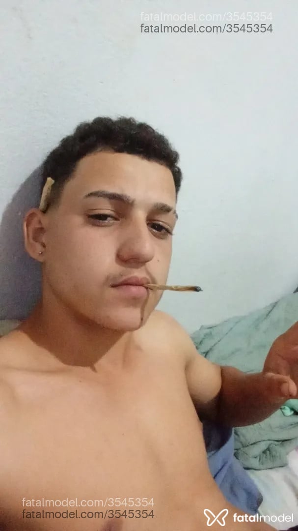 Acompanhante homem com cabelo castanho de olhos castanhos - Raelnovin