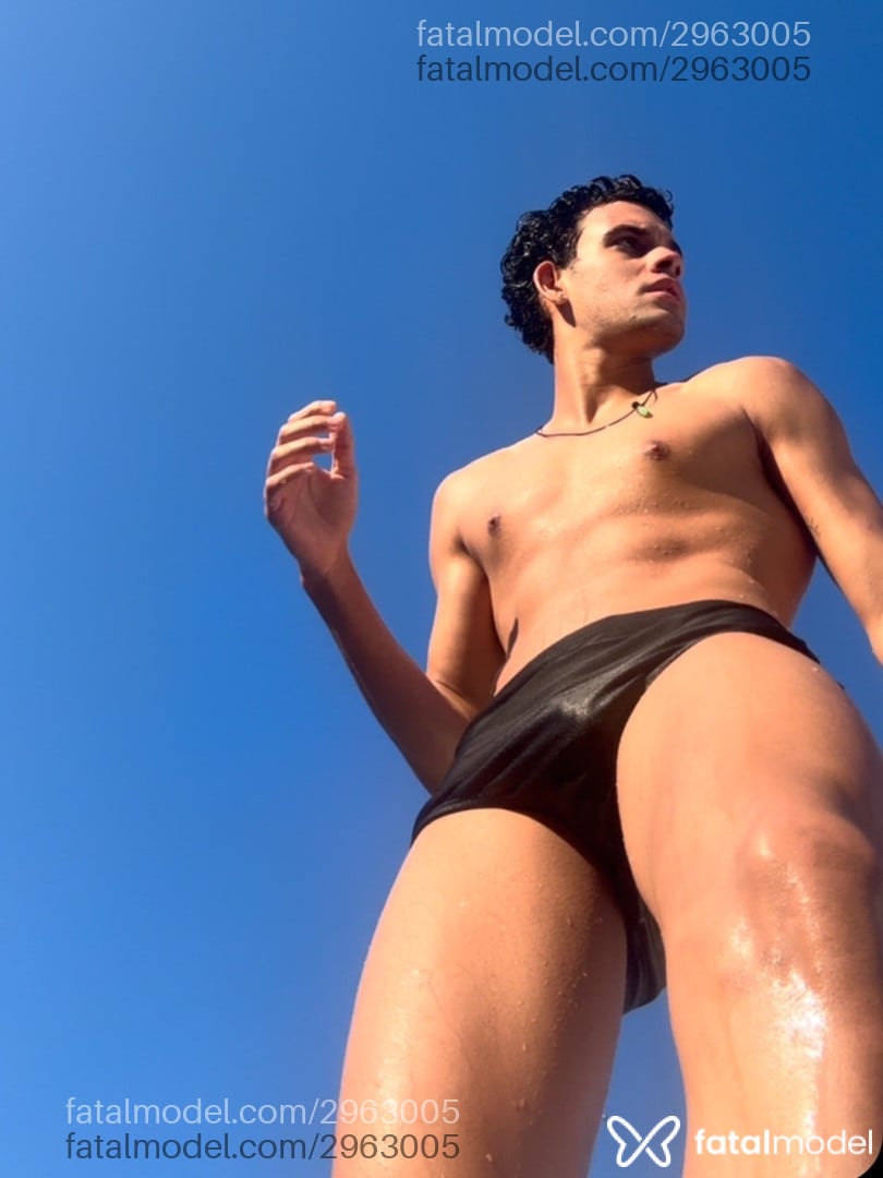 Acompanhante homem com cabelo castanho de olhos mel - Ruan