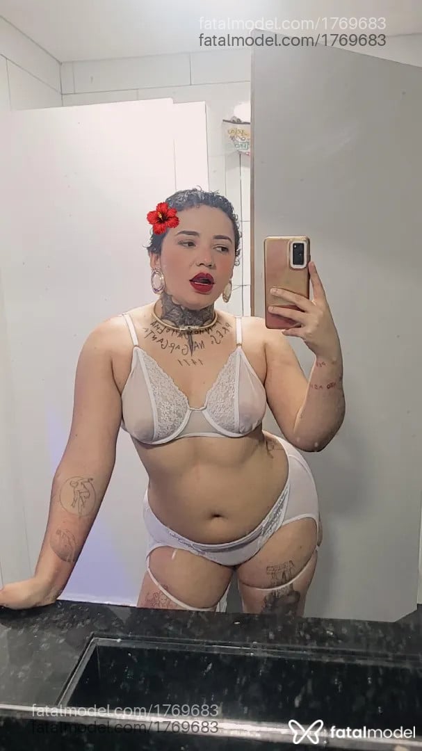Acompanhante mulher morena (o) de olhos castanhos - Natasha