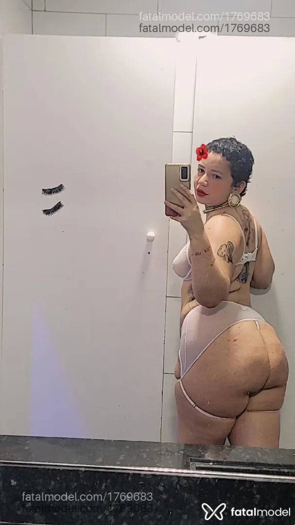 Acompanhante mulher morena (o) de olhos castanhos - Natasha