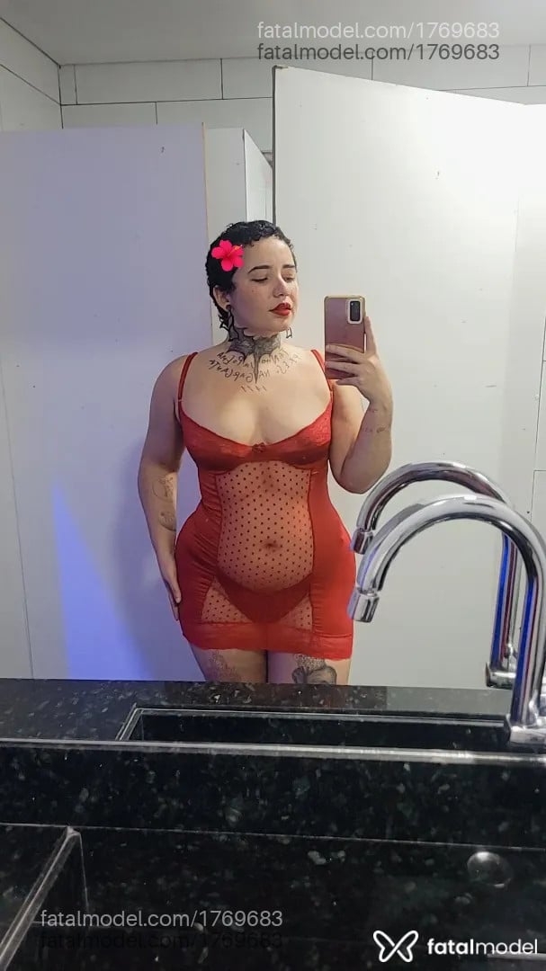 Acompanhante mulher morena (o) de olhos castanhos - Natasha