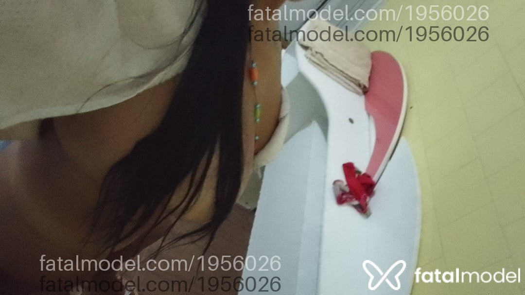 Acompanhante mulher morena (o) de olhos pretos - Luara