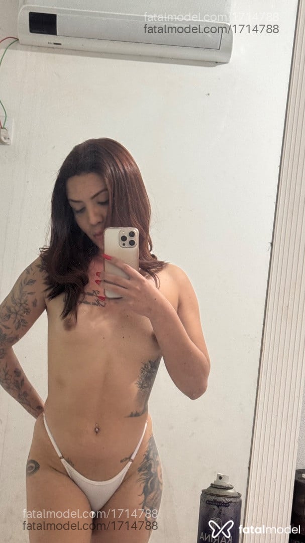 Acompanhante mulher trans morena (o) de olhos castanhos - Morenatrans