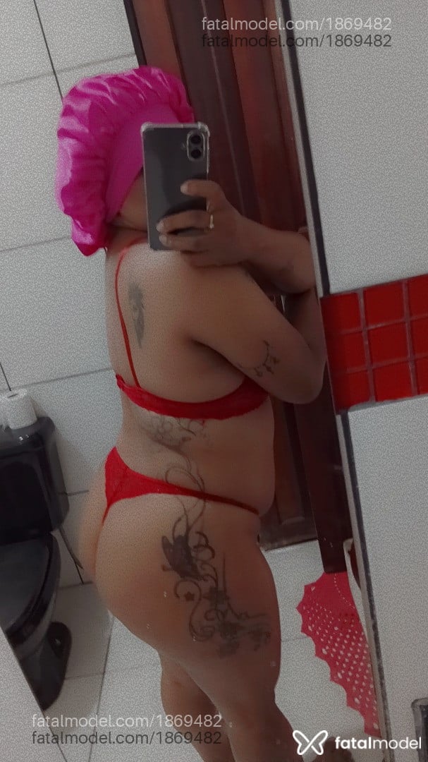 Acompanhante mulher morena (o) de olhos pretos - Estrela