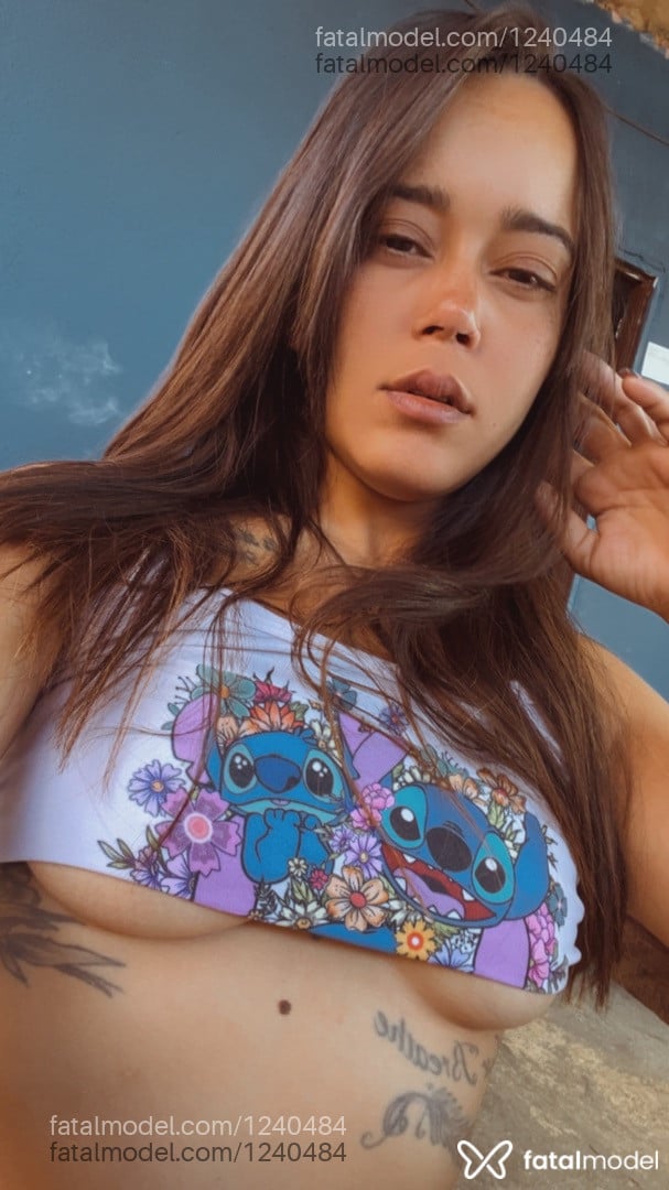 Acompanhante mulher morena (o) de olhos castanhos - Ellena