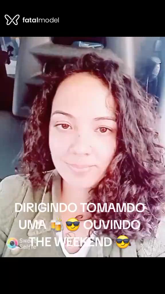 Acompanhante mulher ruiva (o) de olhos castanhos - Darlla