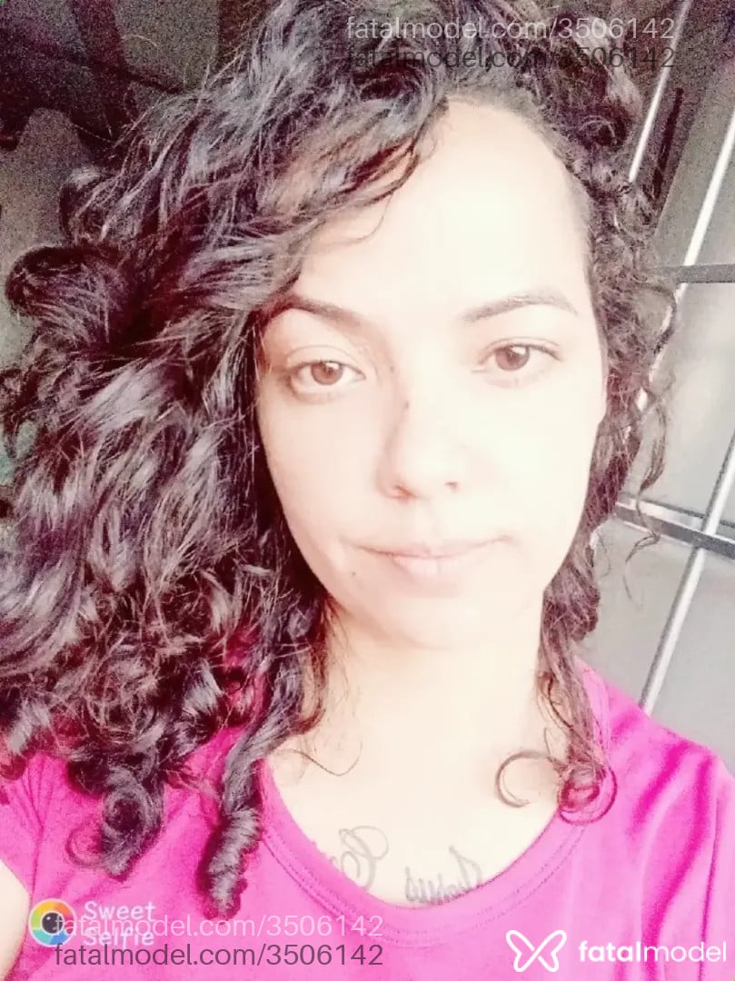 Acompanhante mulher ruiva (o) de olhos castanhos - Darlla