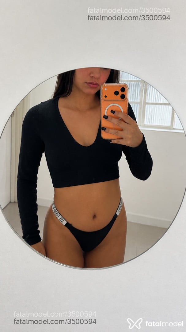 Acompanhante mulher com cabelo castanho de olhos castanhos - Nicole