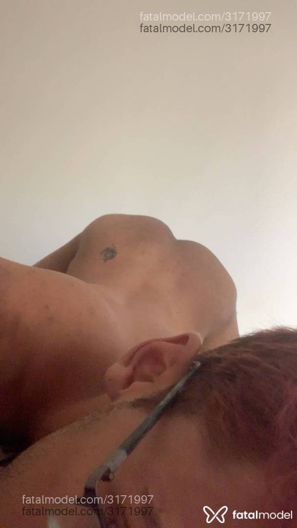 Acompanhante homem com cabelo colorido de olhos castanhos - Bruninho