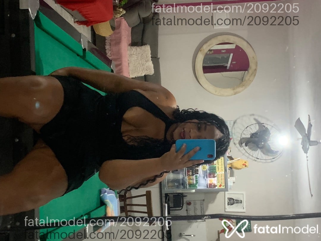 Acompanhante mulher morena (o) de olhos castanhos - Nicolly