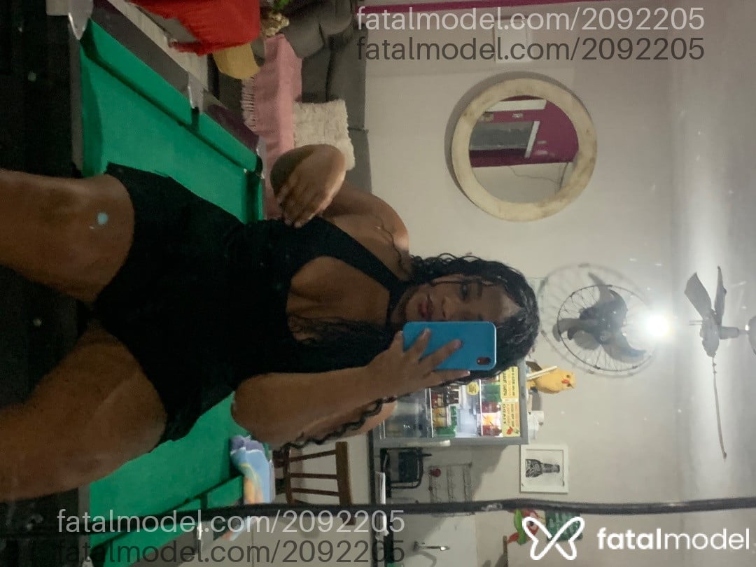 Acompanhante mulher morena (o) de olhos castanhos - Nicolly