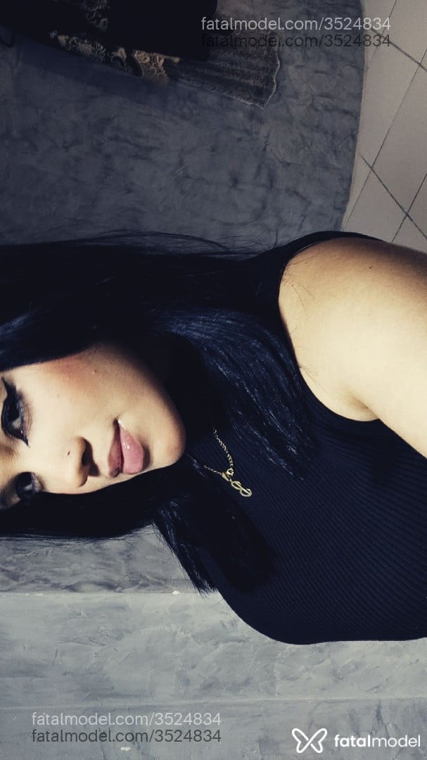 Acompanhante mulher com cabelo castanho de olhos castanhos - Monique Costa