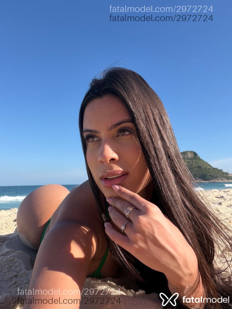 Acompanhante mulher morena (o) de olhos mel - Rafaela