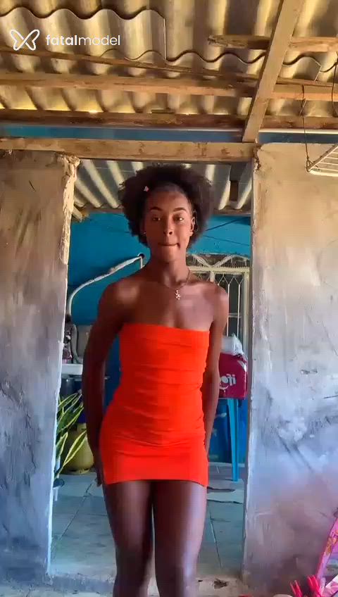 Acompanhante mulher trans sem cabelo de olhos pretos - Marcelly Silva