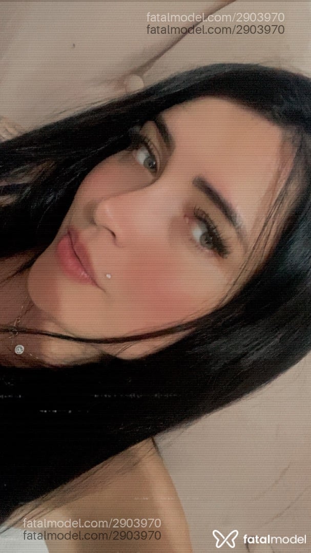 Acompanhante mulher morena (o) de olhos verdes - Carol