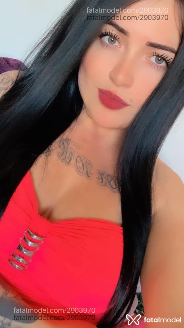 Acompanhante mulher morena (o) de olhos verdes - Carol
