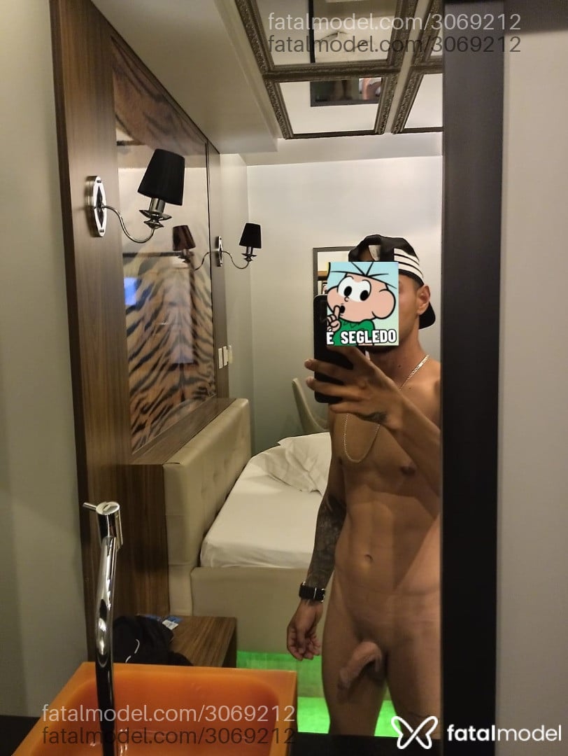 Acompanhante homem com cabelo castanho de olhos castanhos - Bruno