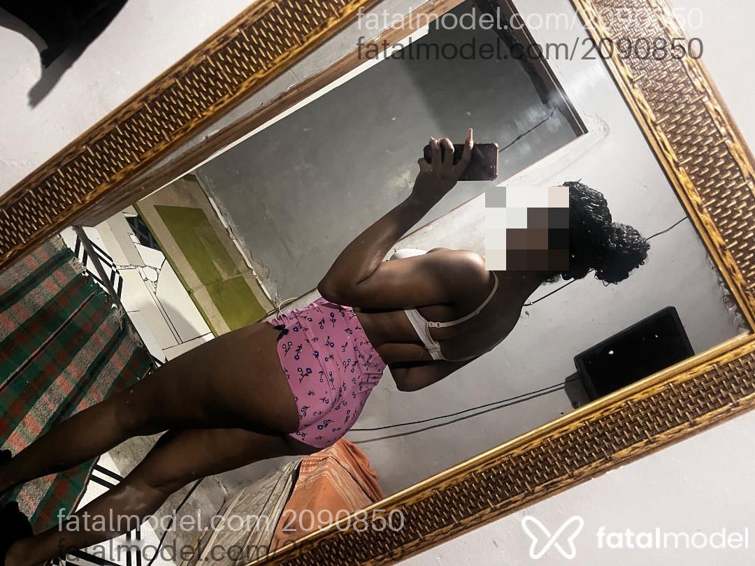 Acompanhante mulher morena (o) de olhos castanhos - Stefane Acompanhante mulher morena (o) de olhos castanhos - Stefane