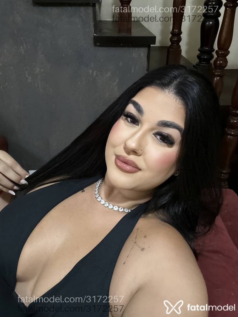 Acompanhante mulher loira (o) de olhos castanhos - Kiara Castro
