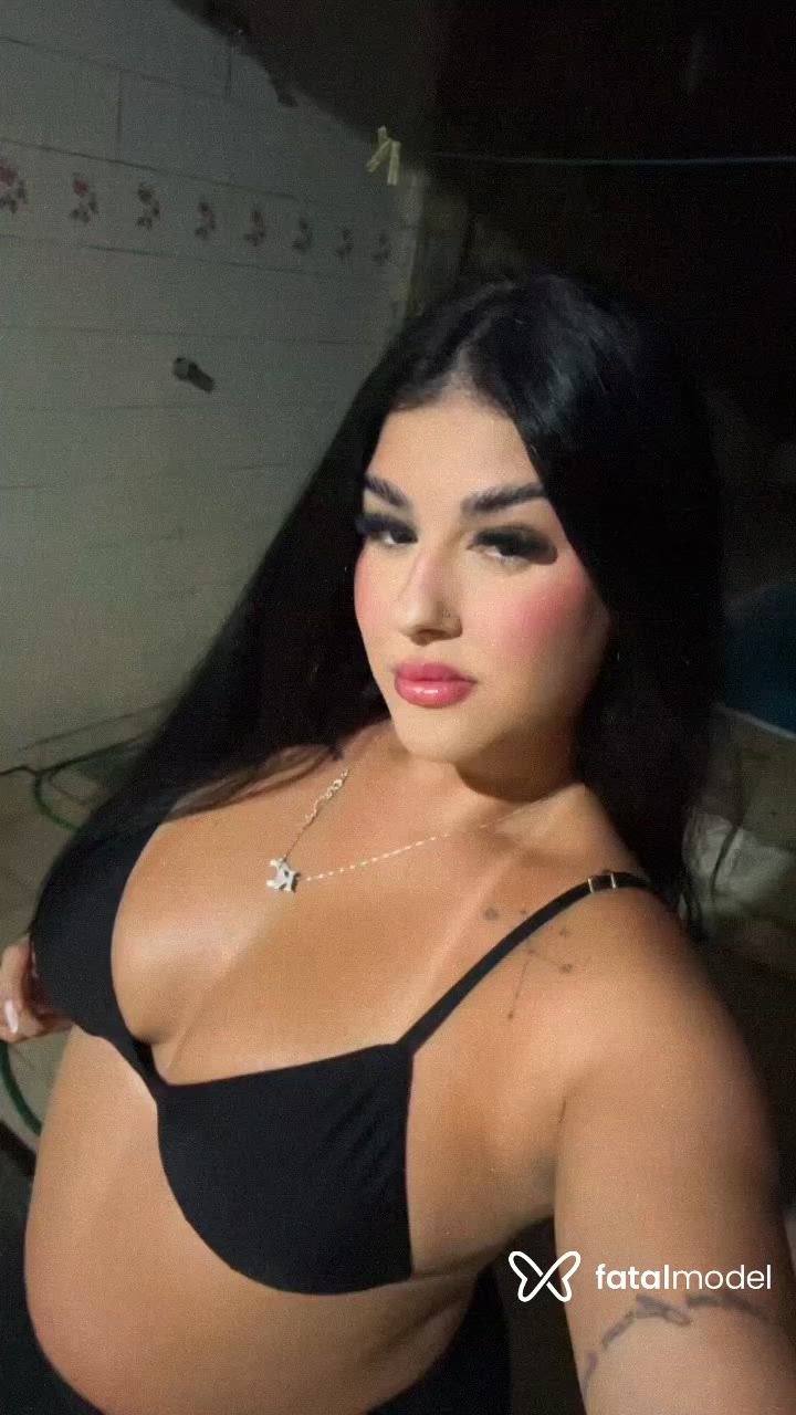Acompanhante mulher loira (o) de olhos castanhos - Kiara Castro