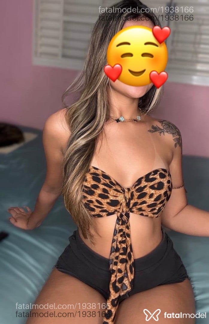 Acompanhante mulher com cabelo castanho de olhos castanhos - Gabriella Acompanhante mulher com cabelo castanho de olhos castanhos - Gabriella
