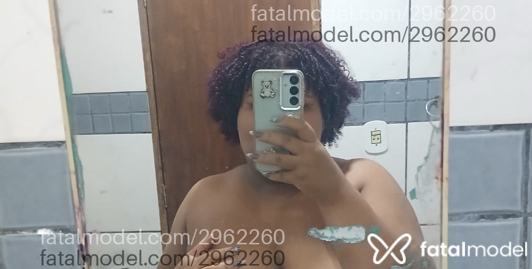 Acompanhante mulher com cabelo castanho de olhos castanhos - Beatriz