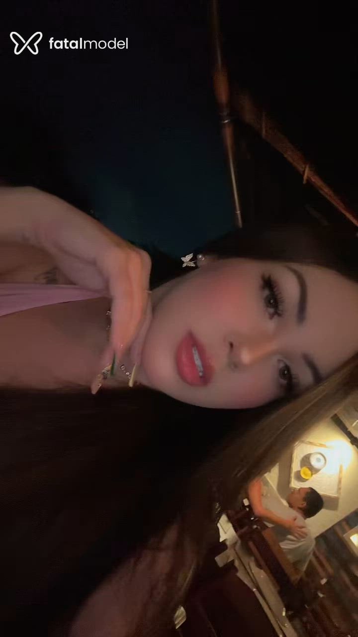 Acompanhante mulher com cabelo castanho de olhos castanhos - Sofia