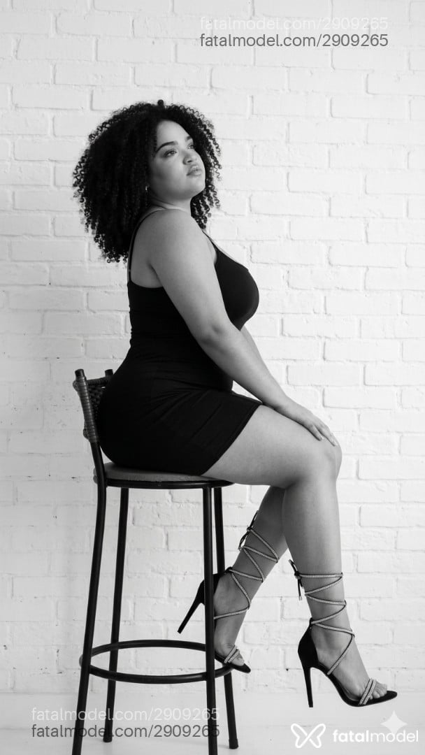 Acompanhante mulher morena (o) de olhos castanhos - Lolah