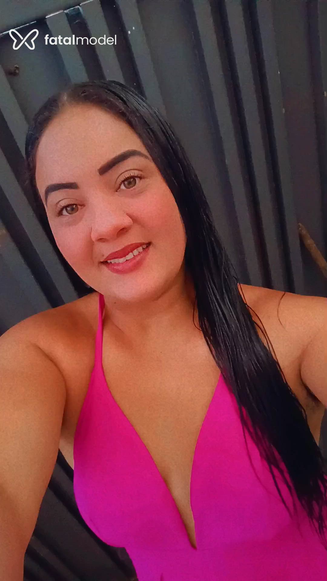 Acompanhante mulher morena (o) de olhos verdes - Vivi