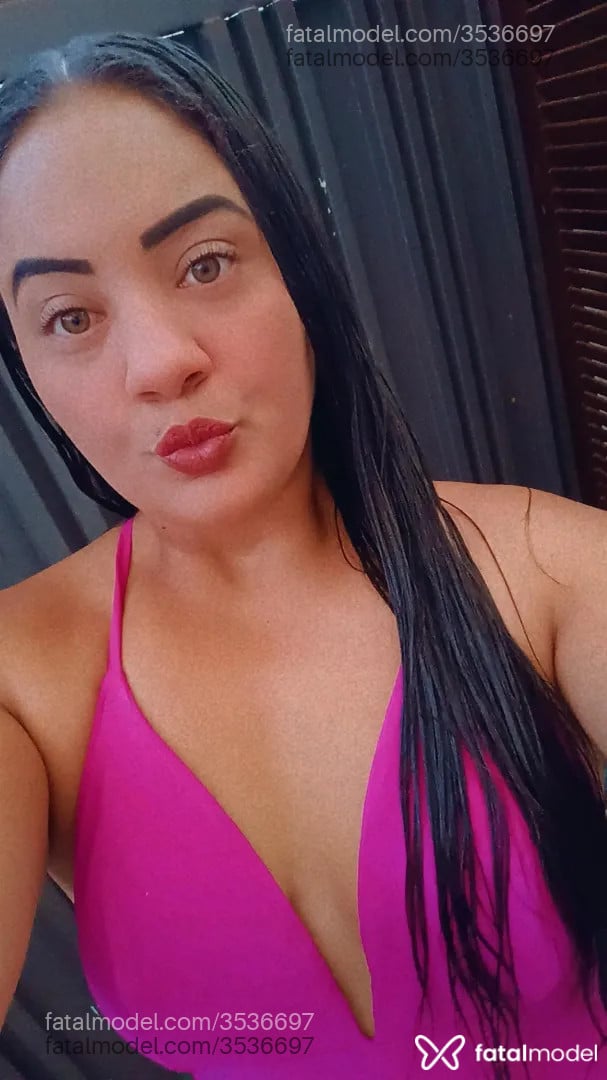 Acompanhante mulher morena (o) de olhos verdes - Vivi