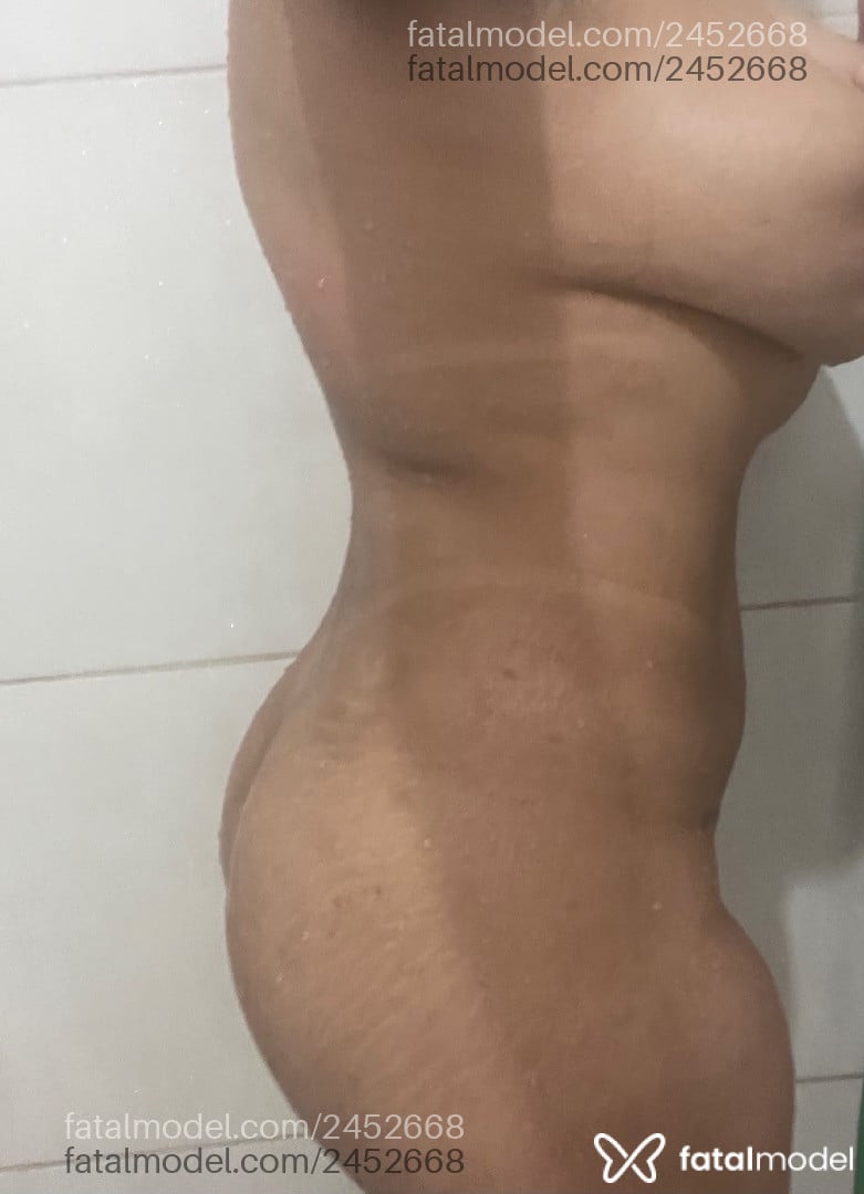 Acompanhante mulher morena (o) de olhos pretos - Juliana
