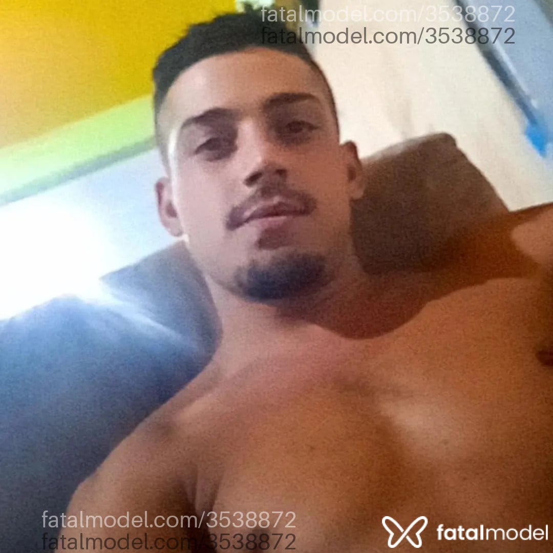 Acompanhante homem morena (o) de olhos pretos - Guilherme