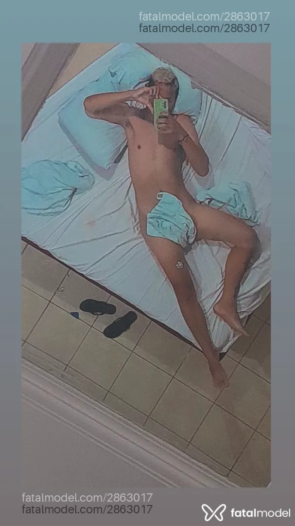 Acompanhante homem loira (o) de olhos castanhos - Kaio Lima