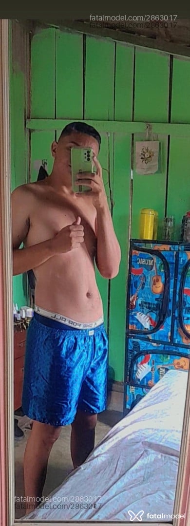 Acompanhante homem loira (o) de olhos castanhos - Kaio Lima