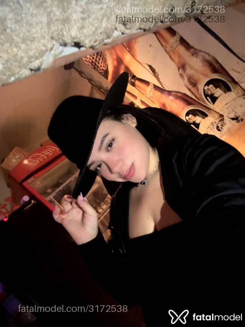 Acompanhante mulher morena (o) de olhos castanhos - Lillith