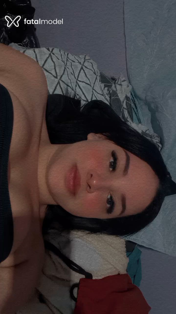 Acompanhante mulher morena (o) de olhos castanhos - Lillith Acompanhante mulher morena (o) de olhos castanhos - Lillith