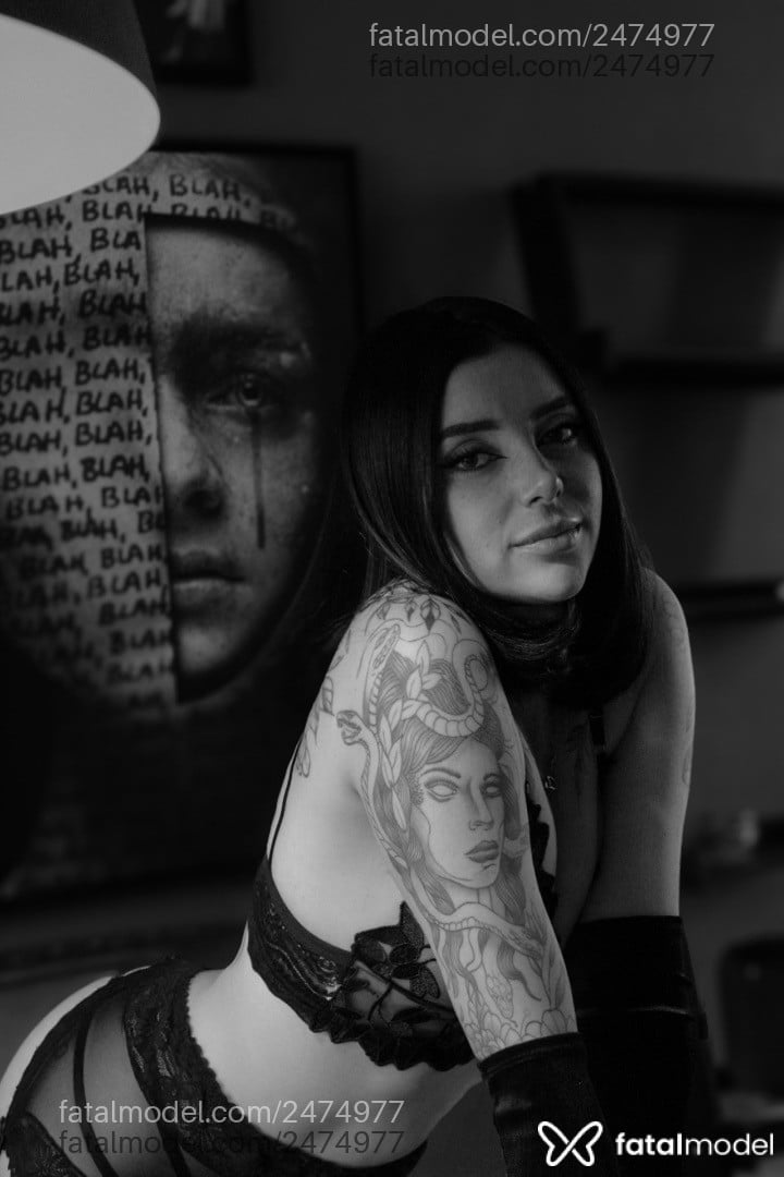 Acompanhante mulher morena (o) de olhos castanhos - Zara Romanelli