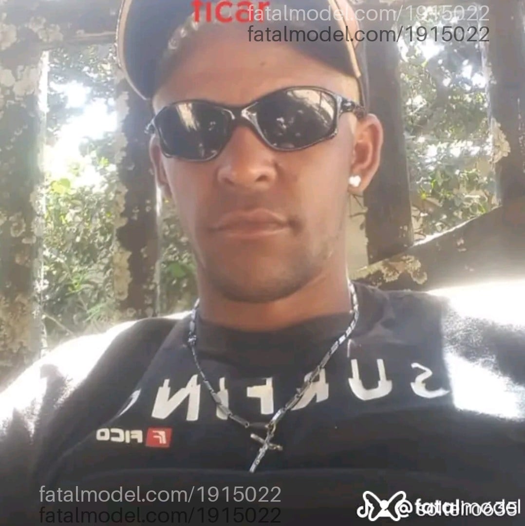 Acompanhante homem morena (o) de olhos castanhos - Cheomar
