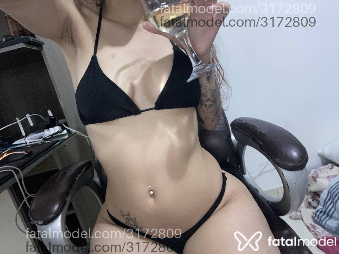 Acompanhante mulher ruiva (o) de olhos mel em Virtual - Mandix