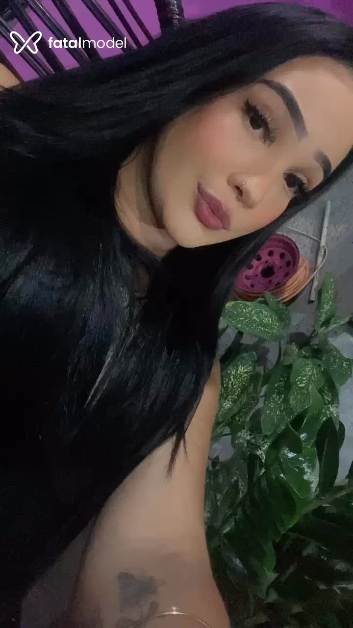 Acompanhante mulher trans morena (o) de olhos castanhos - Isa Santanna