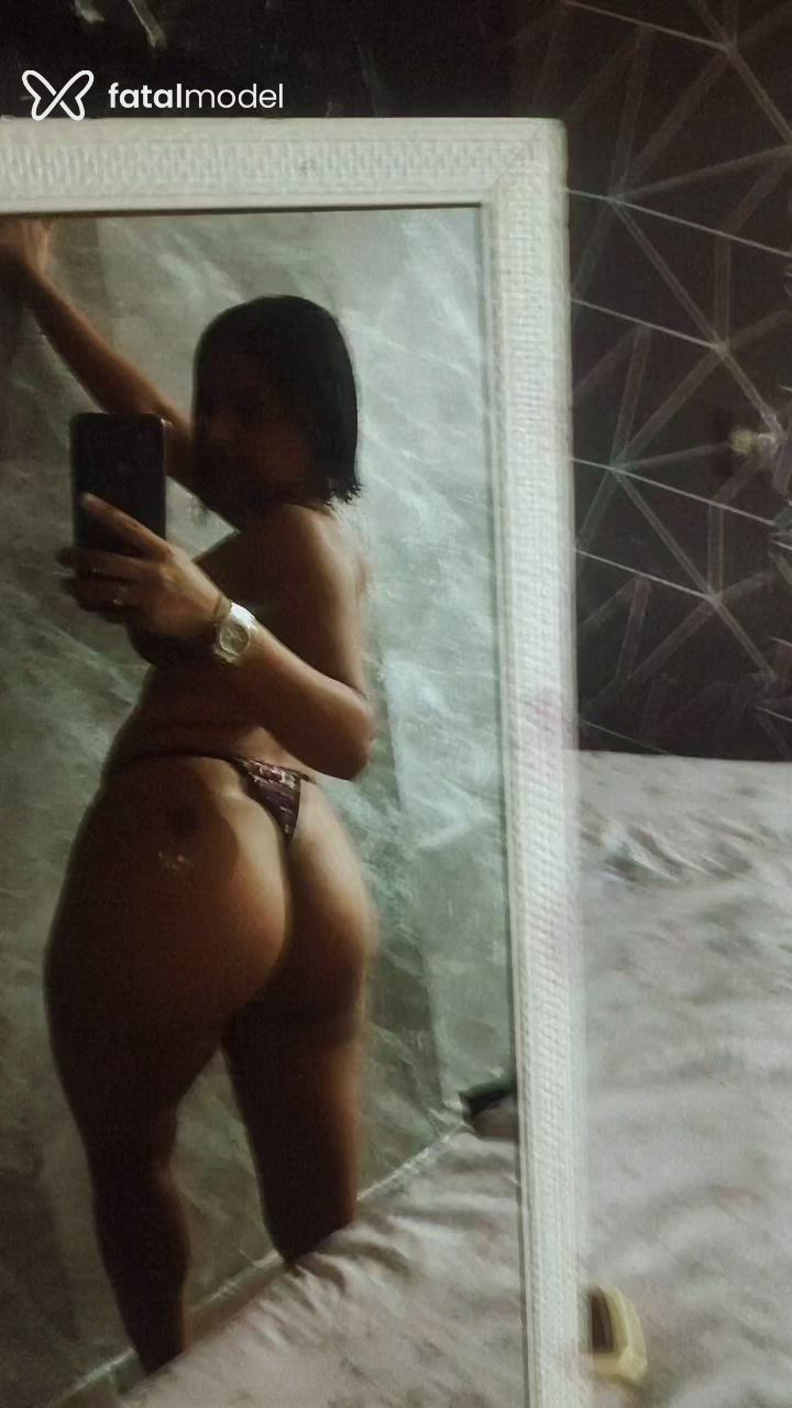 Acompanhante mulher loira (o) de olhos castanhos - Maria Eduarda