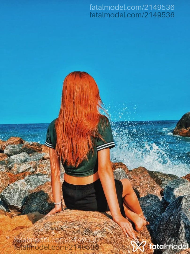 Acompanhante mulher ruiva (o) de olhos castanhos - Lívia Almeida