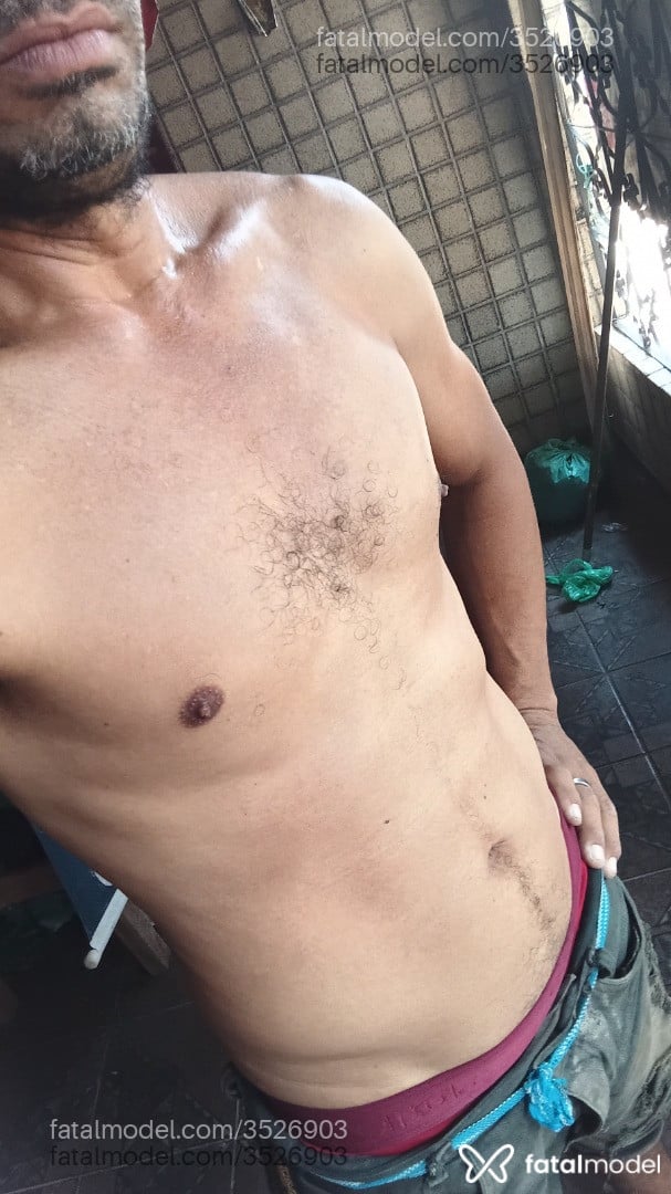 Acompanhante homem com cabelo castanho de olhos mel - Paulo Renato