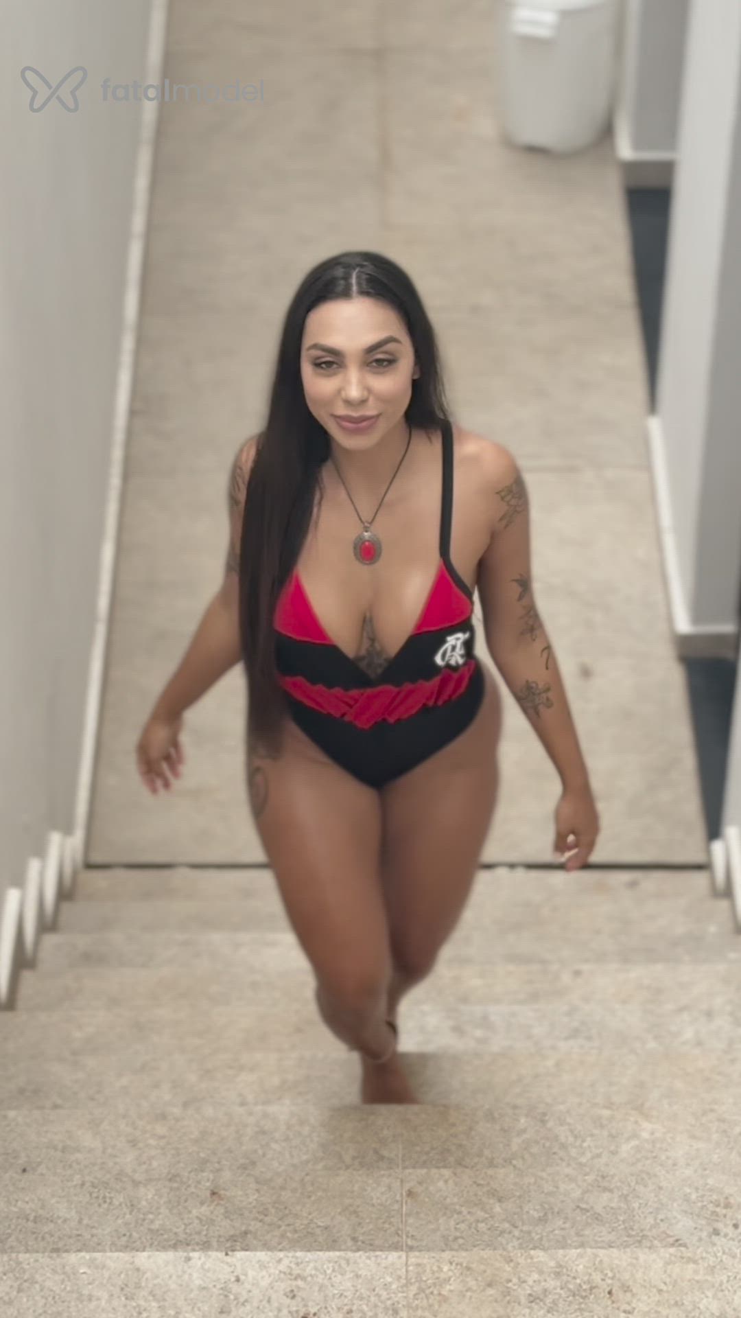 Acompanhante mulher morena (o) de olhos verdes - Didy Reis